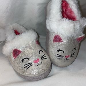 Wonder Nation silver glitter house shoes